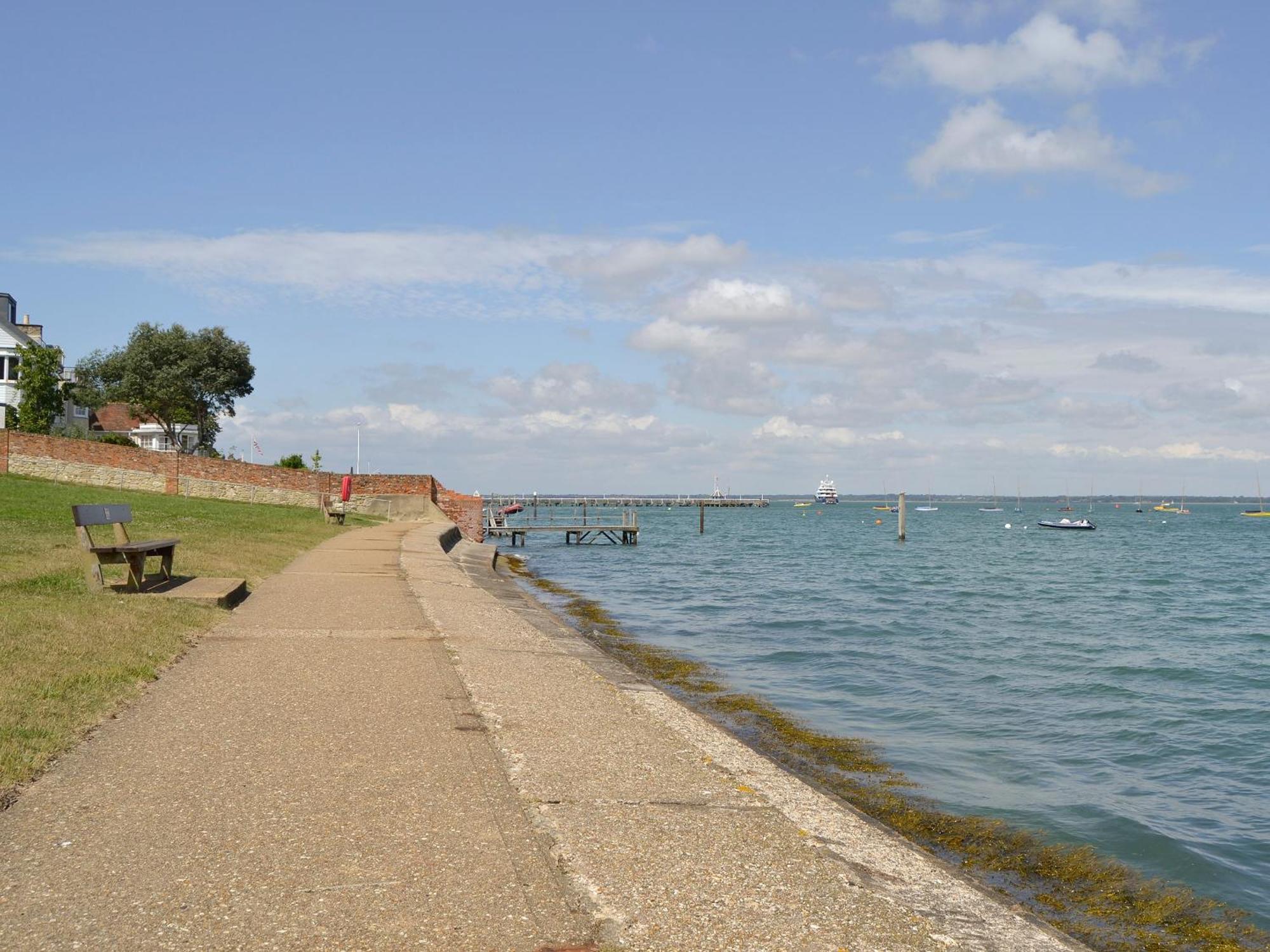 Solent Cottage - Pqqu Yarmouth  Buitenkant foto